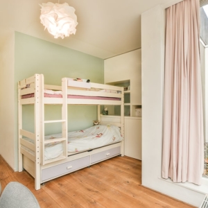 Malermeisterin Kogge - Kinderzimmer mit Stockbett und mintfarbener Wand