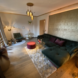 Dekogirl Maren bei Guidos Dekoqueen – Wohnzimmer