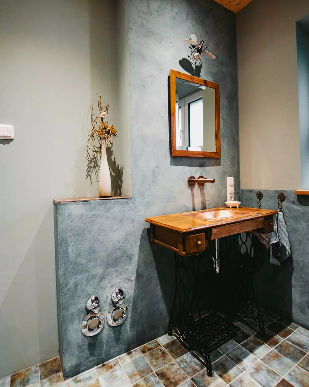 Malermeisterin Kogge - Badezimmer alte Schätze neu in Szene mit Grandezza Grundspachtel und Lasur von Volimea
